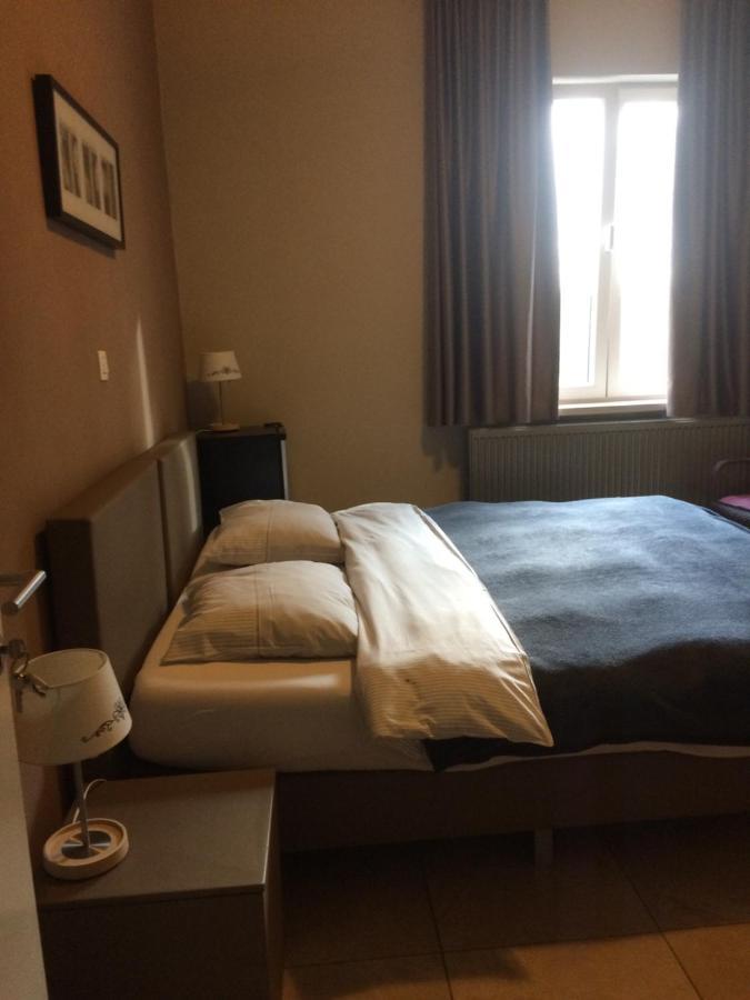 唐赫纳罗住宿加早餐酒店 迪尔森-斯托科姆 外观 照片